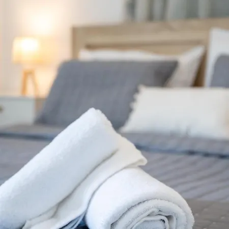 Calm House * Platánion