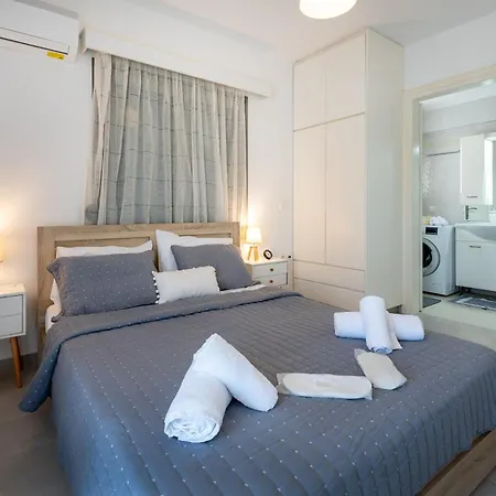 Calm House Platánion