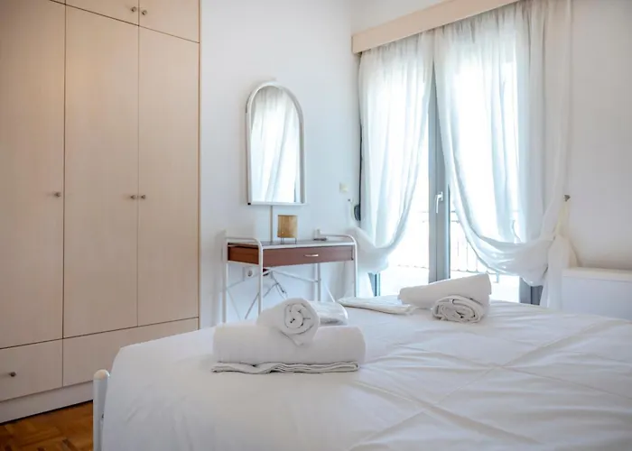 Calm House * Platánion