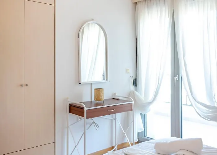 Calm House Platánion