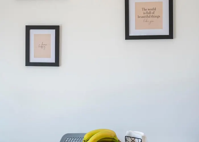 Calm House Platánion