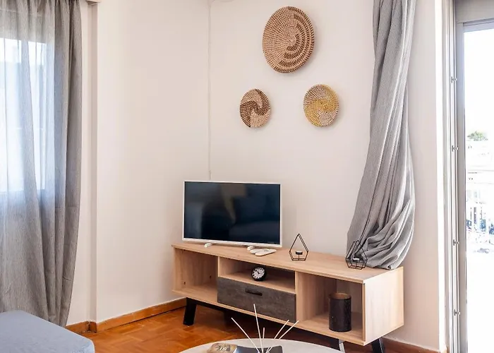 Calm House Platánion