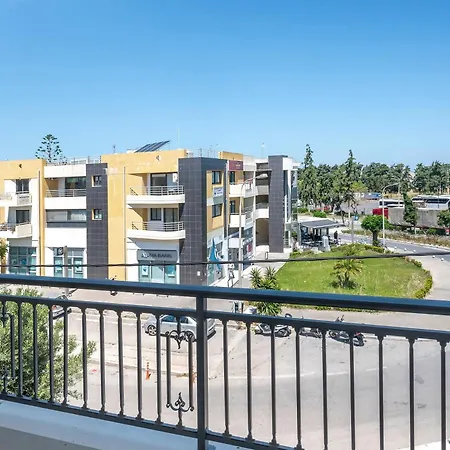 Calm House * Platánion