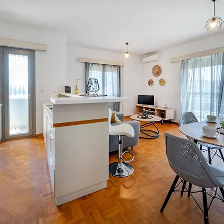 Calm House شقة Platánion