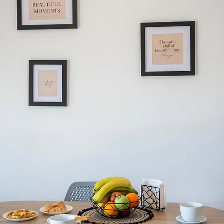 Calm House Platánion