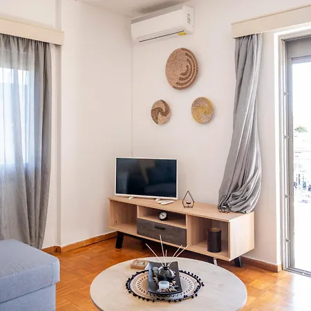 Calm House Platánion