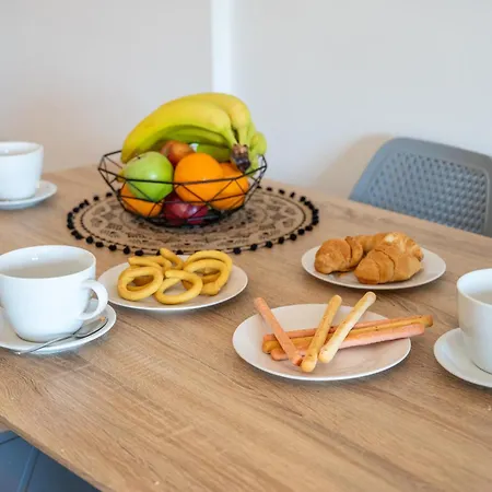 Calm House * Platánion