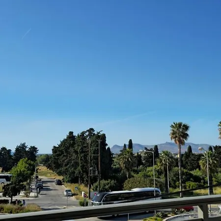 Calm House Platánion